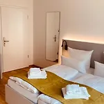 Grosse Linde Hotel *