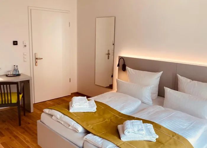 Grosse Linde Hotell *